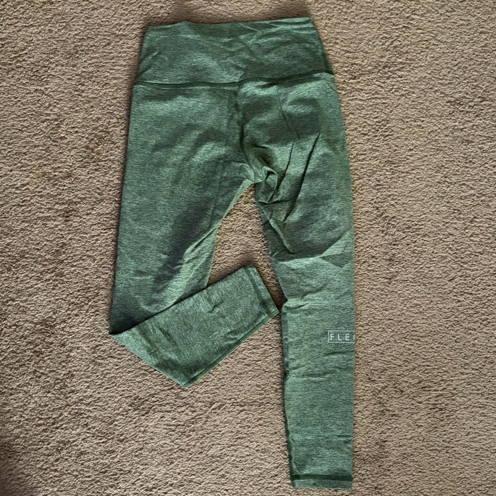 Fleo Women's Green Leggings